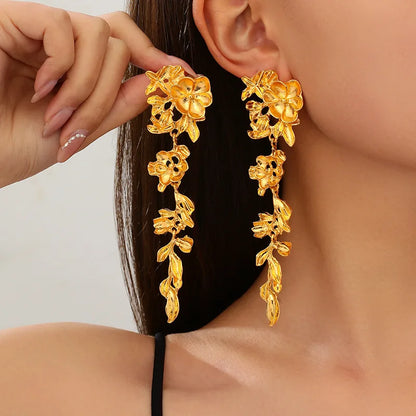 Vintage Irregular Geometric Earrings Metal Stud Earrings for Women Trend 2025 Gold Piercing Earring Jewelry Серьги Женские