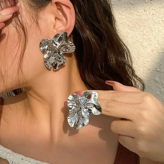 Vintage Irregular Geometric Earrings Metal Stud Earrings for Women Trend 2025 Gold Piercing Earring Jewelry Серьги Женские