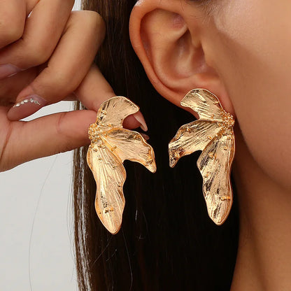Vintage Irregular Geometric Earrings Metal Stud Earrings for Women Trend 2025 Gold Piercing Earring Jewelry Серьги Женские