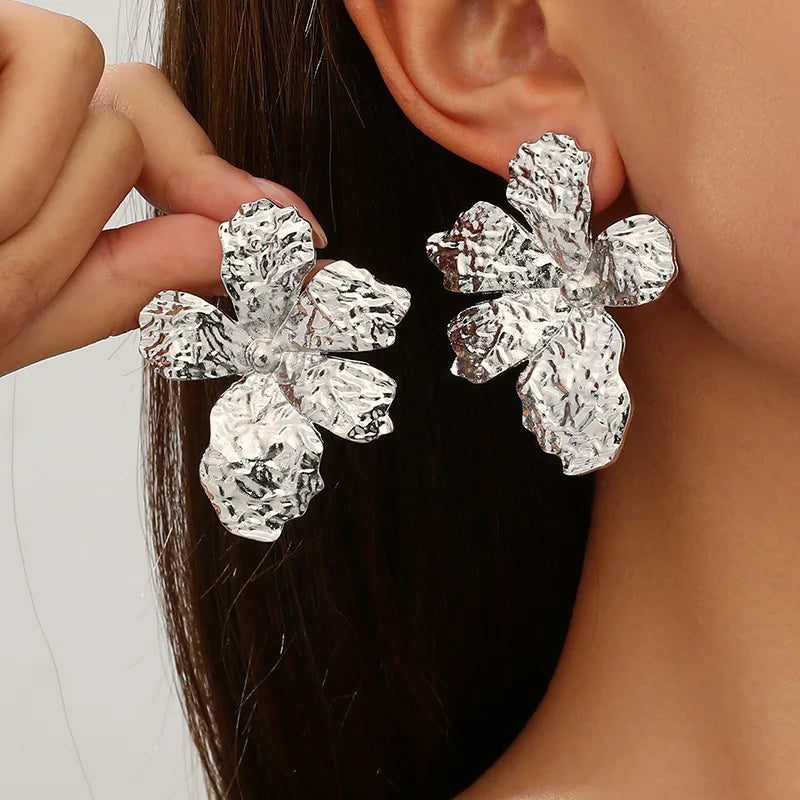 Vintage Irregular Geometric Earrings Metal Stud Earrings for Women Trend 2025 Gold Piercing Earring Jewelry Серьги Женские