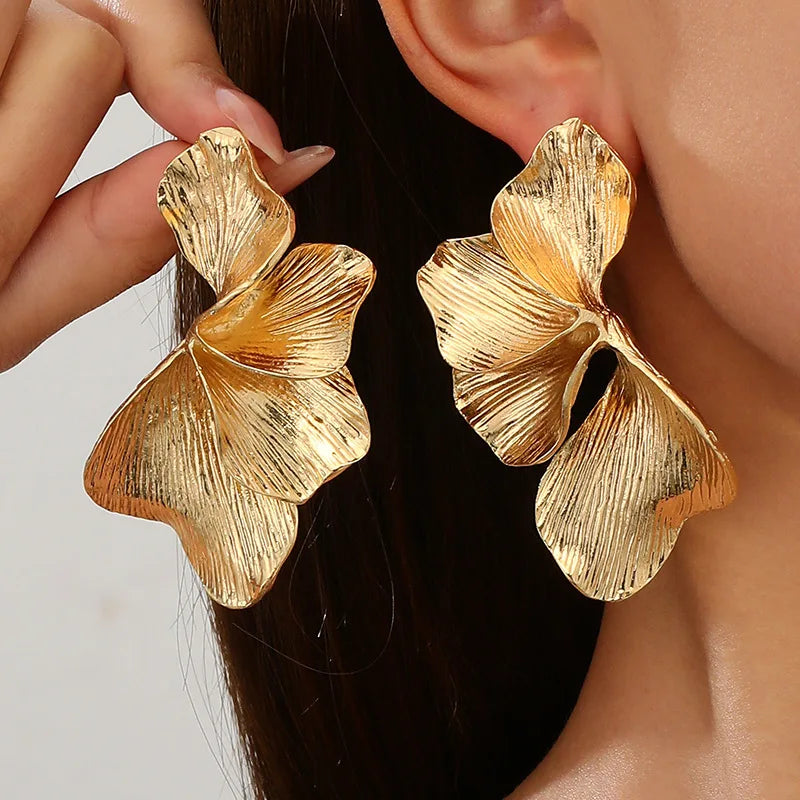Vintage Irregular Geometric Earrings Metal Stud Earrings for Women Trend 2025 Gold Piercing Earring Jewelry Серьги Женские