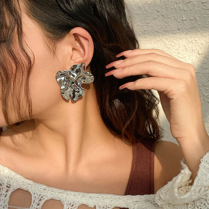 Vintage Irregular Geometric Earrings Metal Stud Earrings for Women Trend 2025 Gold Piercing Earring Jewelry Серьги Женские