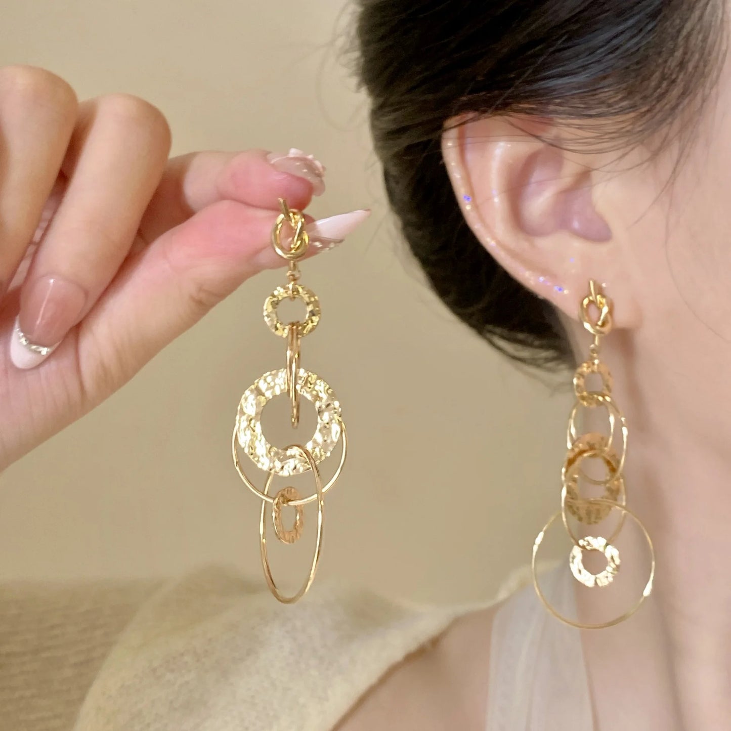 Vintage Irregular Geometric Earrings Metal Stud Earrings for Women Trend 2025 Gold Piercing Earring Jewelry Серьги Женские