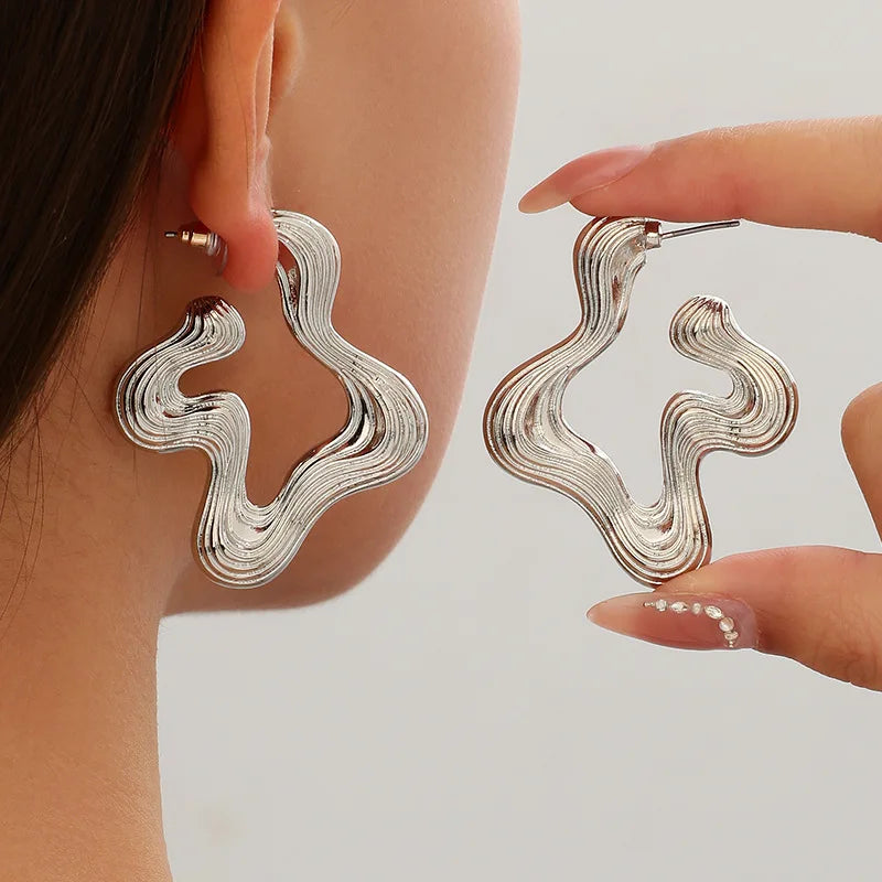 Vintage Irregular Geometric Earrings Metal Stud Earrings for Women Trend 2025 Gold Piercing Earring Jewelry Серьги Женские