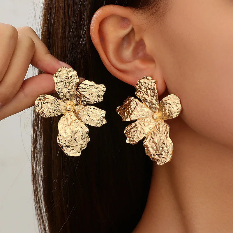 Vintage Irregular Geometric Earrings Metal Stud Earrings for Women Trend 2025 Gold Piercing Earring Jewelry Серьги Женские
