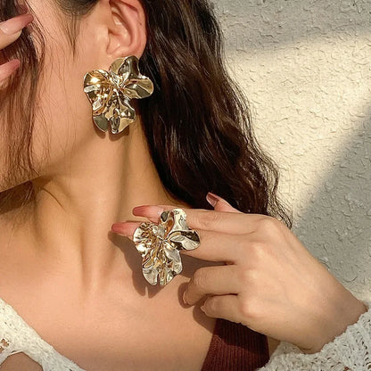 Vintage Irregular Geometric Earrings Metal Stud Earrings for Women Trend 2025 Gold Piercing Earring Jewelry Серьги Женские