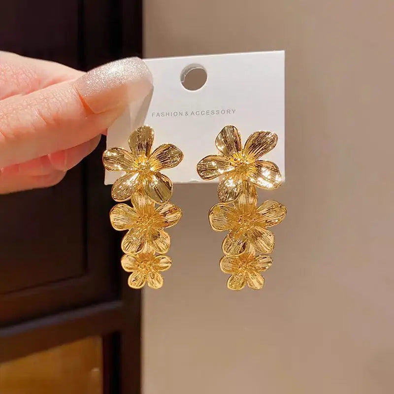 Vintage Irregular Geometric Earrings Metal Stud Earrings for Women Trend 2025 Gold Piercing Earring Jewelry Серьги Женские