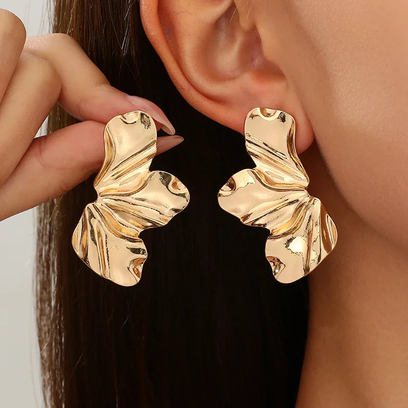 Vintage Irregular Geometric Earrings Metal Stud Earrings for Women Trend 2025 Gold Piercing Earring Jewelry Серьги Женские