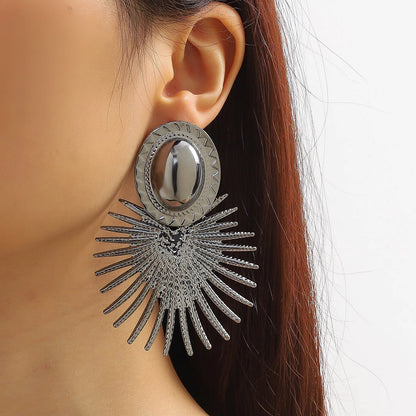 Vintage Irregular Geometric Earrings Metal Stud Earrings for Women Trend 2025 Gold Piercing Earring Jewelry Серьги Женские